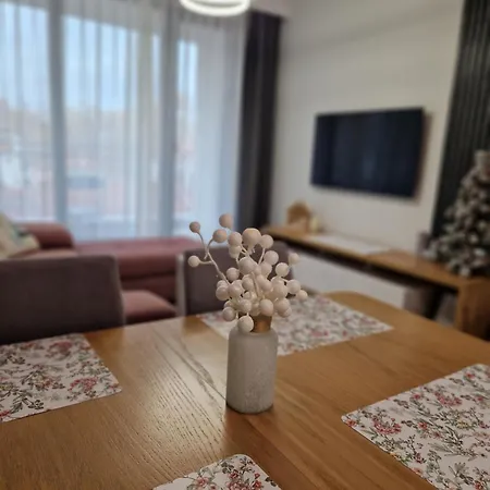 Sun In The Heart Of - Location - Free Private Parking Apartment *