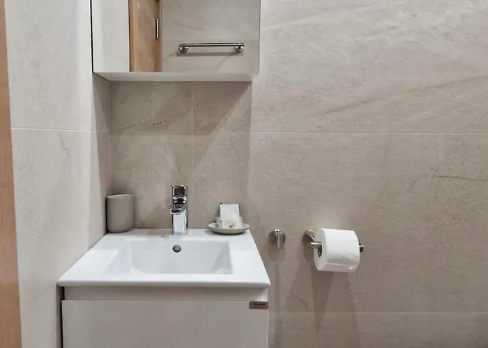 Sun In The Heart Of - Location - Free Private Parking