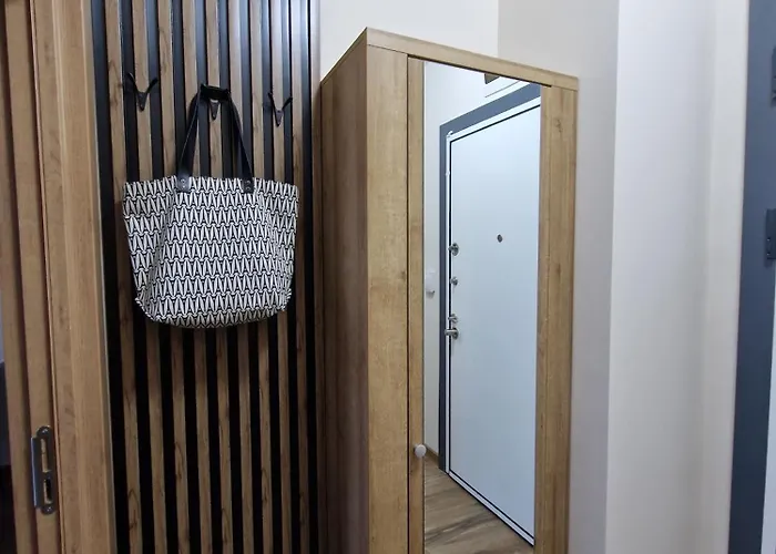 Sun In The Heart Of - Location - Free Private Parking 公寓 *