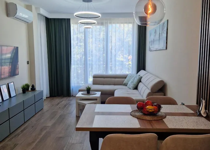 Sun In The Heart Of - Location - Free Private Parking 公寓 *