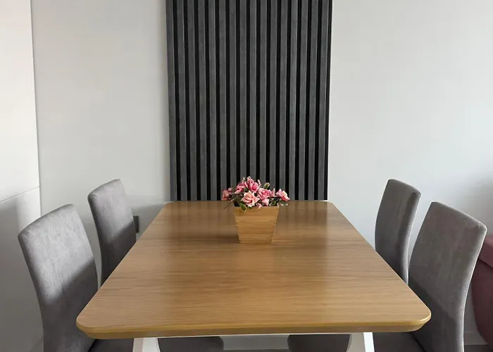 Sun In The Heart Of - Location - Free Private Parking 公寓 *